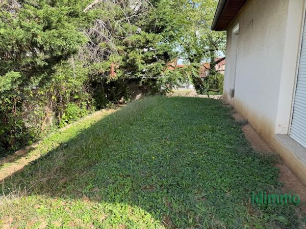 Maison de 259m2 sur 2 niveaux avec 640m2 terrain  Vénissieux (69200)