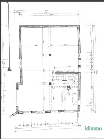 Maison de 259m2 sur 2 niveaux avec 640m2 terrain  Vénissieux (69200)