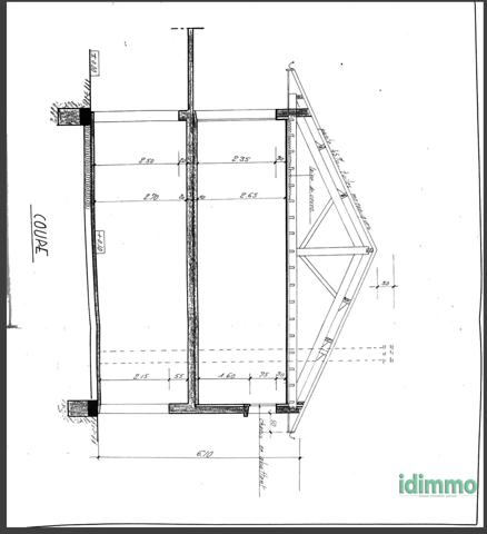 Maison de 259m2 sur 2 niveaux avec 640m2 terrain  Vénissieux (69200)