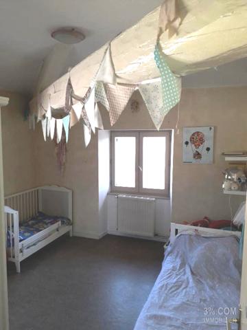 T4 de 80,50m2 + 3 ch + 1 cave de 12m2 Romans-sur-Isère (26100)