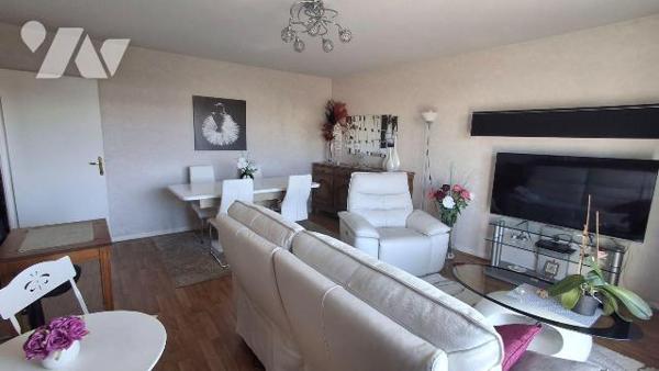 Appartement à Vendre à Argentan (61200) situé au premier étage d'une superficie de 70,98 m2 sit...
