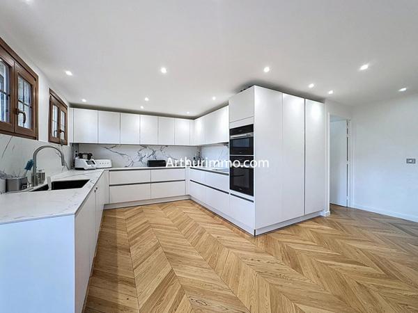 Vente Maison 9 pièces 232 m2 à Sucy-en-Brie