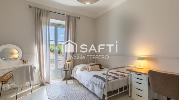 Appartement de caractère 5 pièces cœur de Saint Raphaël