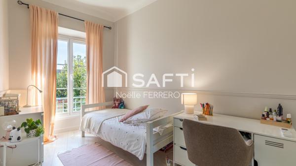 Appartement de caractère 5 pièces cœur de Saint Raphaël