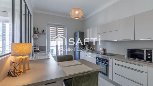 Appartement de caractère 5 pièces cœur de Saint Raphaël