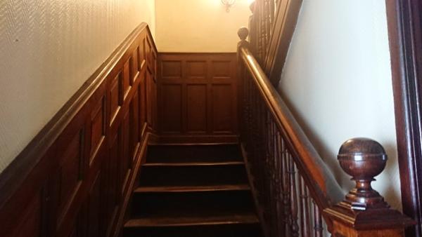 Maison à fort potentiel + hangar de 500m2 centre ville de MAULEON 