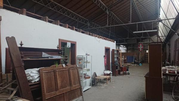 Maison à fort potentiel + hangar de 500m2 centre ville de MAULEON 