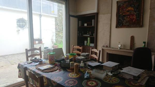 Maison à fort potentiel + hangar de 500m2 centre ville de MAULEON 