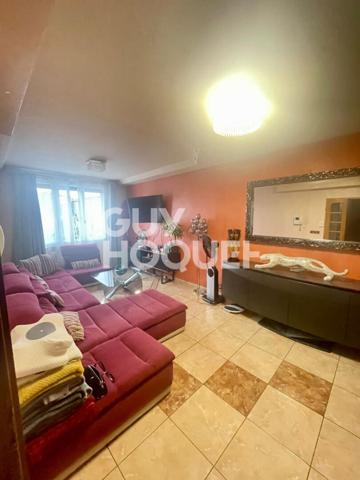 Maison familiale avec jardin et double garage - secteur calme et recherché