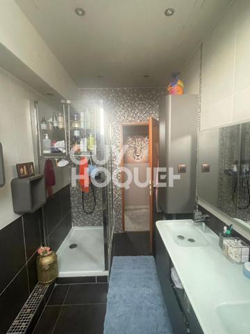 Maison familiale avec jardin et double garage - secteur calme et recherché