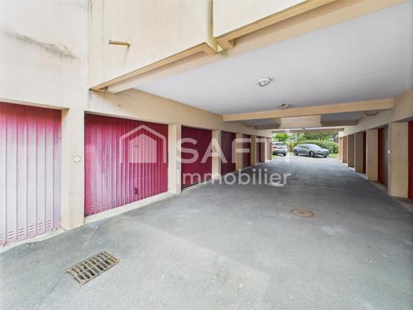 Grand T4 lumineux avec terrasse et garage, au calme et proche de tout.