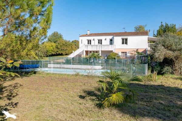 Maison à vendre |  Saint-Jean-d'Angély |  5 pièces | 143 m²