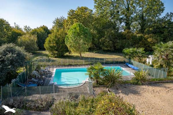 Maison à vendre |  Saint-Jean-d'Angély |  5 pièces | 143 m²