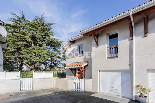 Maison de ville avec jardinet, rare à la vente !