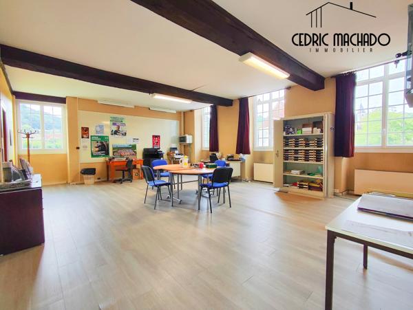 Darcey (21150) Château de 623 m² au cœur de la Côte-d’Or, au sein d’un parc arboré de 2,5 hectares. Actuellement aménagé en b