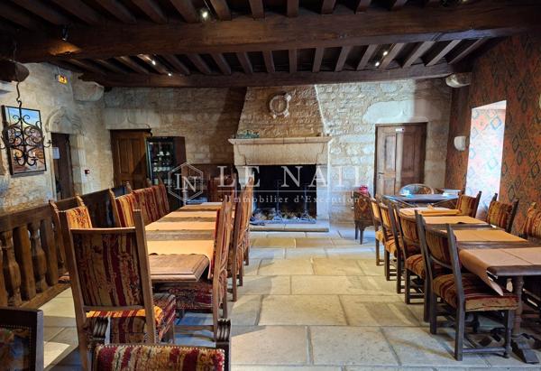 Ancienne abbatiale avec potentiel d'exploitation immédiat au coeur de la Champagne historique