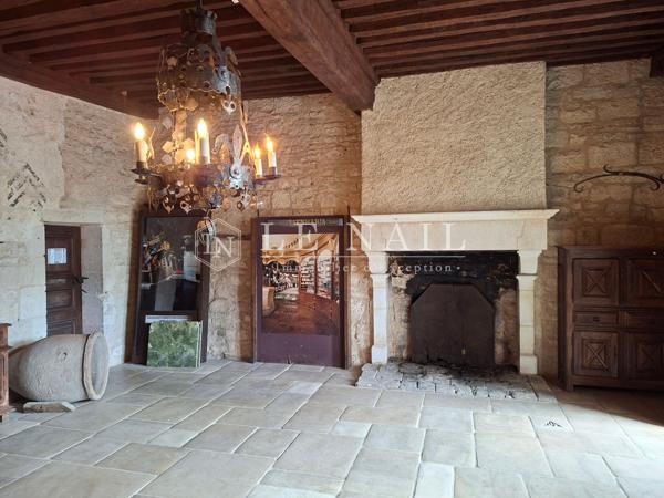 Ancienne abbatiale avec potentiel d'exploitation immédiat au coeur de la Champagne historique