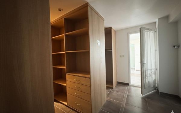 Maison à vendre    5 pièces •  Nîmes