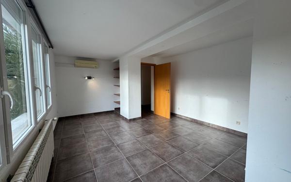 Maison à vendre    5 pièces •  Nîmes