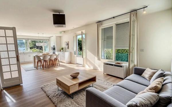 Maison à vendre    5 pièces •  Nîmes