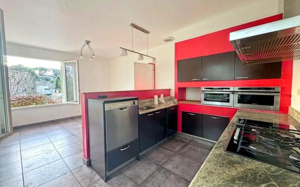 Maison à vendre    5 pièces •  Nîmes