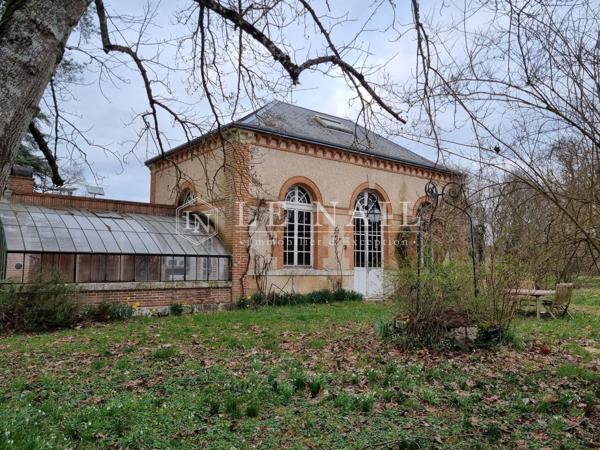 Exceptionnel domaine de plus de 350 hectares aux portes d’Orléans avec logements de rapport