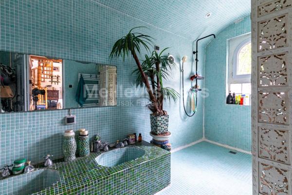 RUEIL MALMAISON - MAISON STYLE LONGERE - 84 M² - 2 CHAMBRES - JARDIN - CUISINE D ETE - TERRAIN 225 M² - CAVE