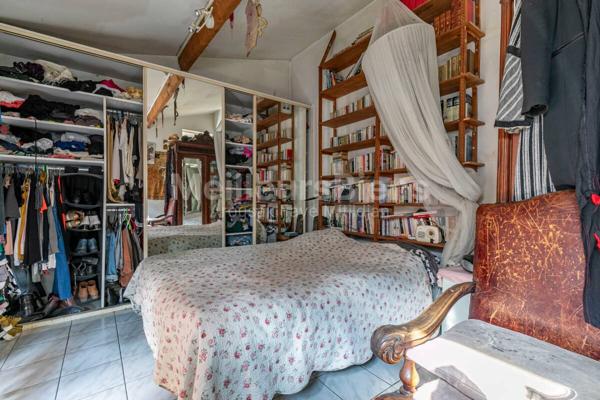 RUEIL MALMAISON - MAISON STYLE LONGERE - 84 M² - 2 CHAMBRES - JARDIN - CUISINE D ETE - TERRAIN 225 M² - CAVE