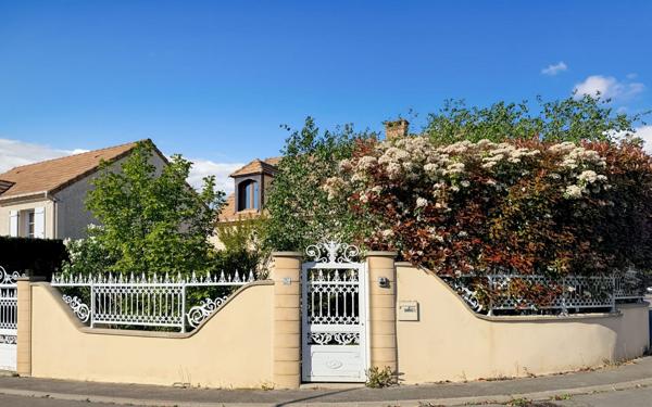 Maison à louer    4 pièces •  Argenteuil