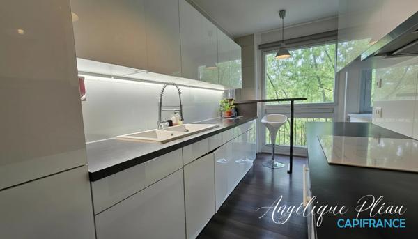 Appartement à vendre 5 pièces FONTENAY LE FLEURY (78)