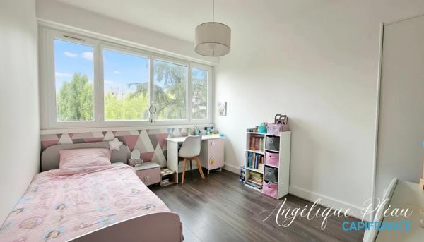 Appartement à vendre 5 pièces FONTENAY LE FLEURY (78)