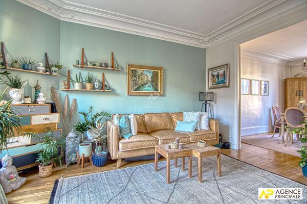Versailles Proximité plateau Saint-Antoine - Maison 9 pièces 238 m² au sol sur parcelle de 450 m² environ avec terrasse, jardin et garage €1 745 000 ** - Référence 27198