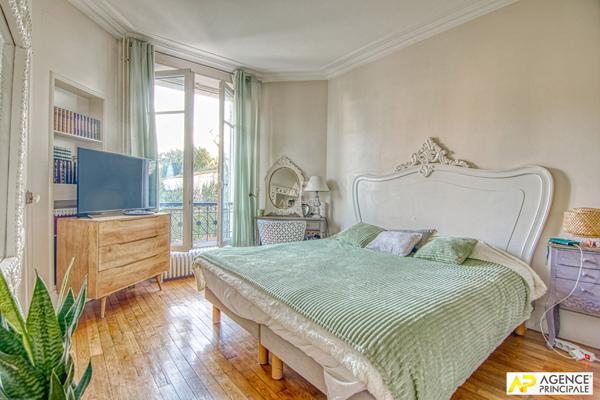 Versailles Proximité plateau Saint-Antoine - Maison 9 pièces 238 m² au sol sur parcelle de 450 m² environ avec terrasse, jardin et garage €1 745 000 ** - Référence 27198