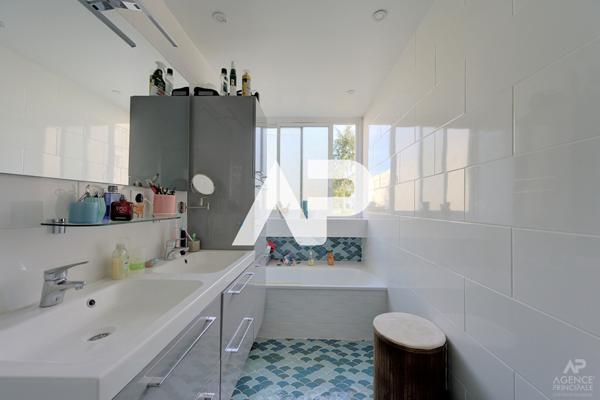 Maison Rueil Malmaison 4 pièce(s) 95.27 m2 €676 000 ** - Référence 19770