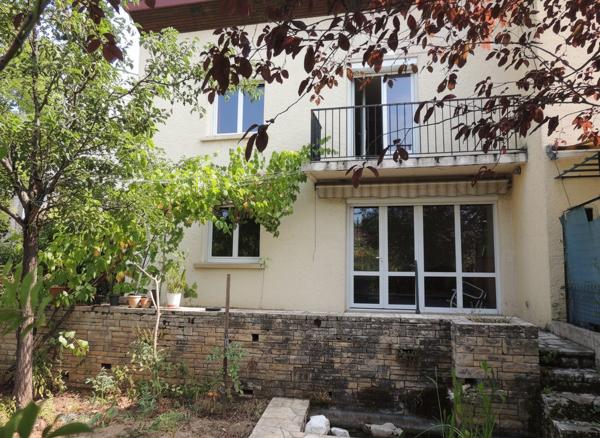 À vendre - Maison mitoyenne 1 côté, 5 pièces située à Cahors (46000)