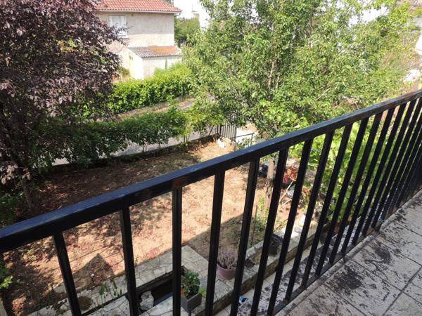 À vendre - Maison mitoyenne 1 côté, 5 pièces située à Cahors (46000)