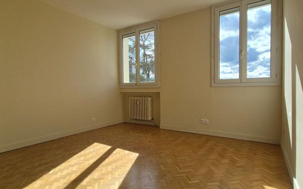 Appartement à vendre    5 pièces • 102,32 m2 Saint-Étienne