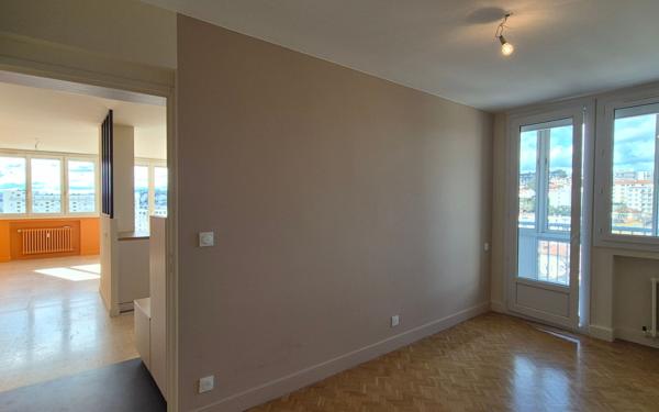 Appartement à vendre    5 pièces • 102,32 m2 Saint-Étienne