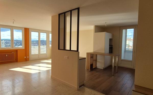 Appartement à vendre    5 pièces • 102,32 m2 Saint-Étienne