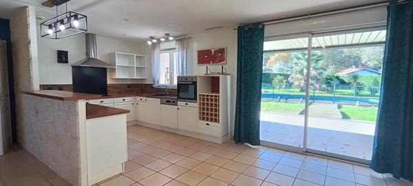 le Carreyrat, Maison 110m2 - 5 pièces - piscine