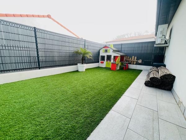 VILLA T4 PLEIN PIED PISCINE ET GARAGE