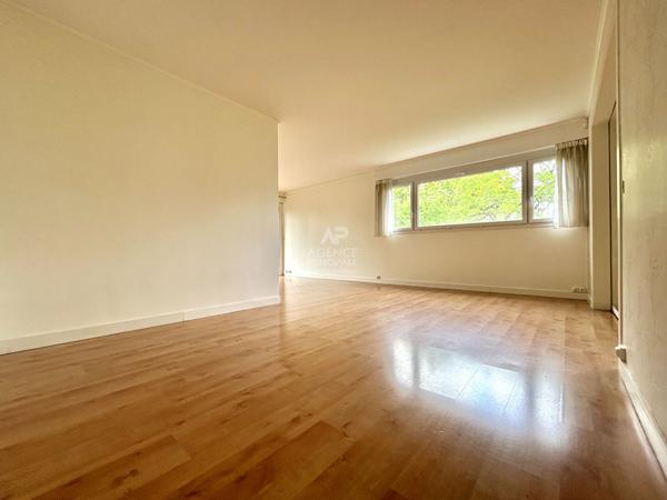 Appartement Poissy 4 pièce(s) 90 m2 299 900 € **  - Référence  9211