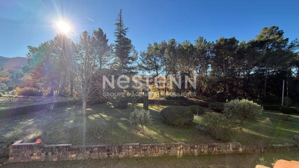 Demeure d'exception de 224 m2 avec 4 chambres et son garage à Trets