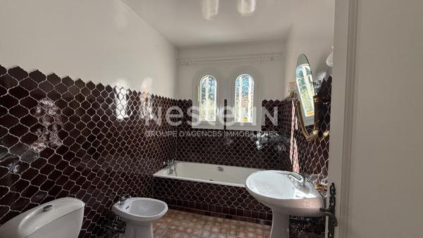 Demeure d'exception de 224 m2 avec 4 chambres et son garage à Trets