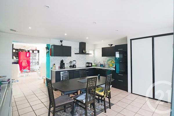 Maison à vendre  6 pièces - 206 m 2   MONTPON MENESTEROL  - 24