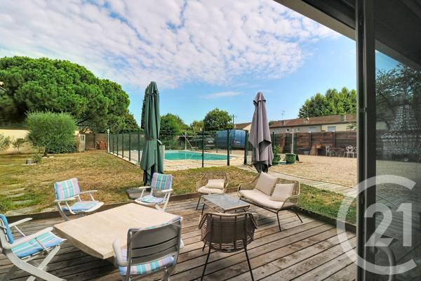 Maison à vendre  6 pièces - 206 m 2   MONTPON MENESTEROL  - 24