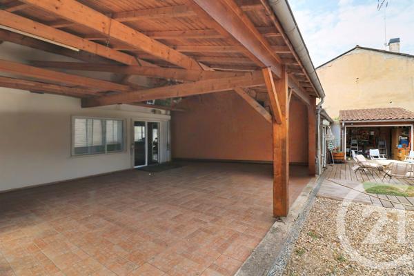 Maison à vendre  6 pièces - 206 m 2   MONTPON MENESTEROL  - 24