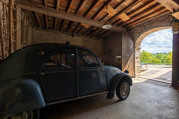 Pau (64) - À vendre Propriété de 450m2 - Forêt et prairie de 20 ha avec vue exceptionnelle sur les Pyrénées au calme.