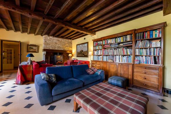 Pau (64) - À vendre Propriété de 450m2 - Forêt et prairie de 20 ha avec vue exceptionnelle sur les Pyrénées au calme.