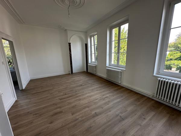 F4 ancien complètement rénové